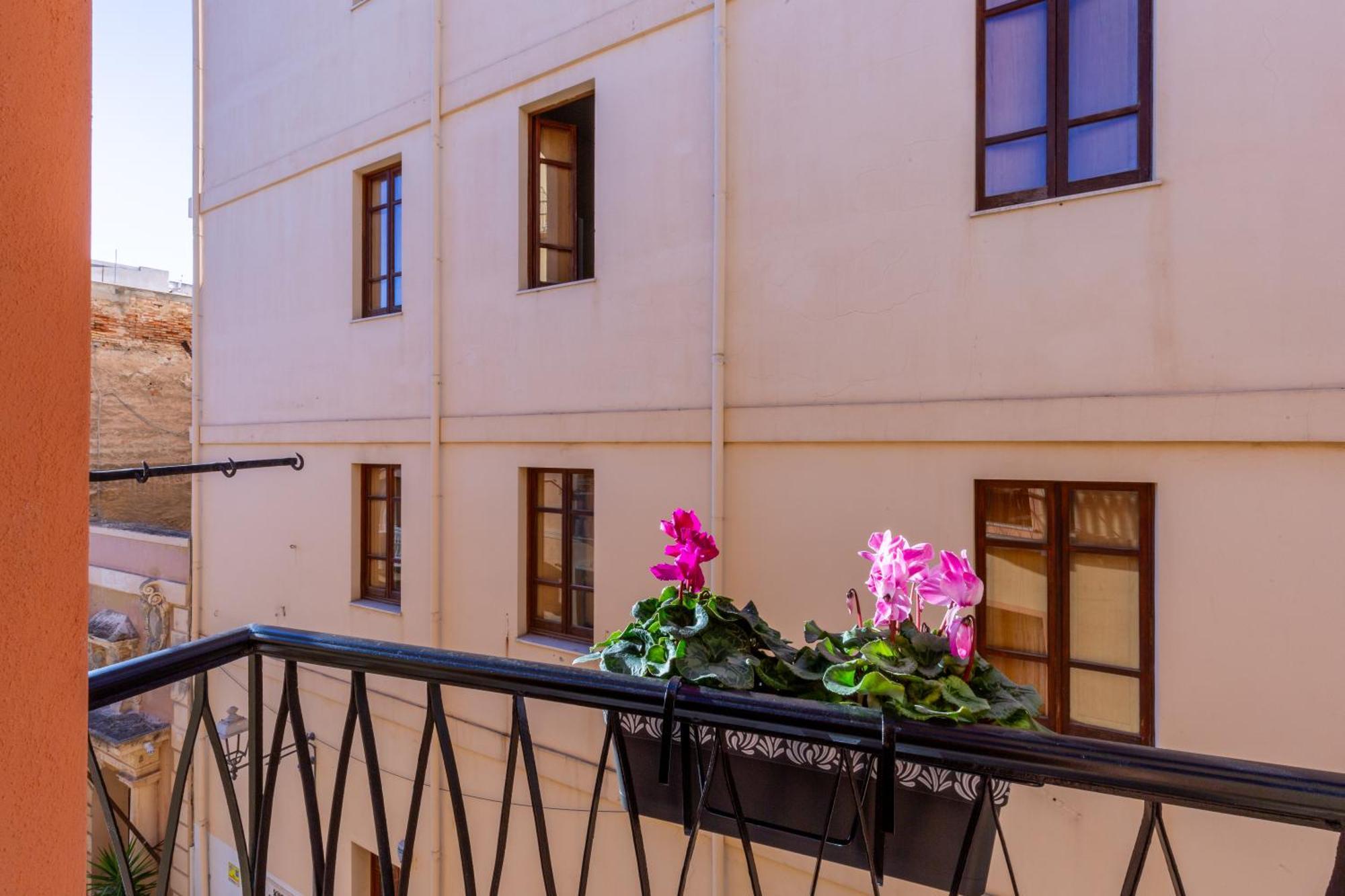 Apartamento Mch-Marina Charming House Cagliari Exterior foto